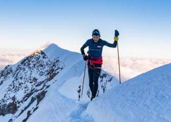 EXPLOIT : MANUEL MERILLAS, ATHLÈTE SCARPA, SIGNE UN NOUVEAU RECORD D’ASCENSION SUR LE MONT BLANC !