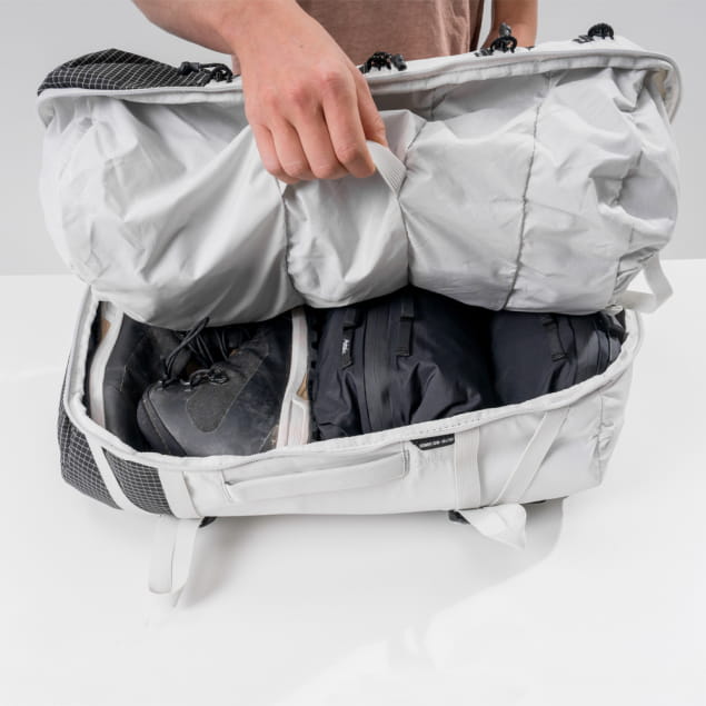 SEG 45L Travel Pack Arctic White