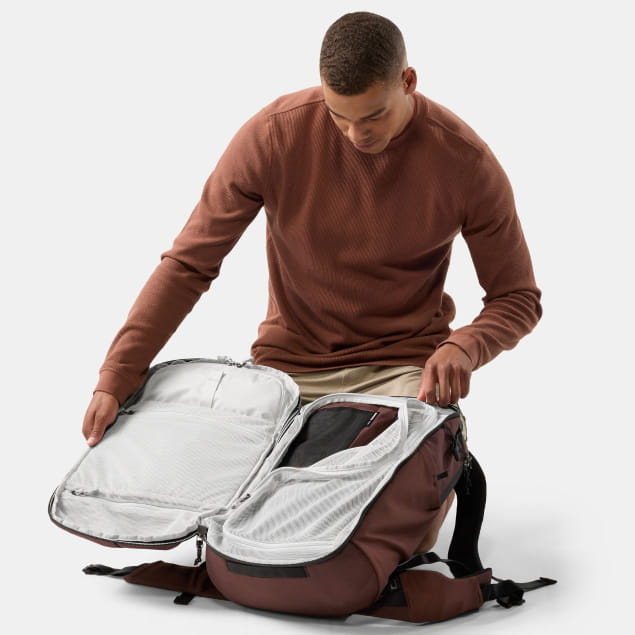 35L Global Travel Pack Garnet