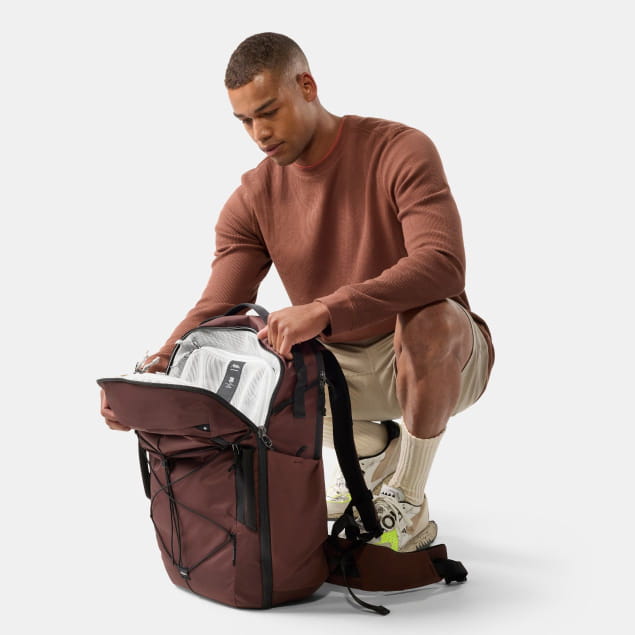 35L Global Travel Pack Garnet