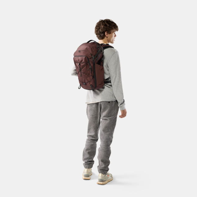 24L Adventure Pack Garnet