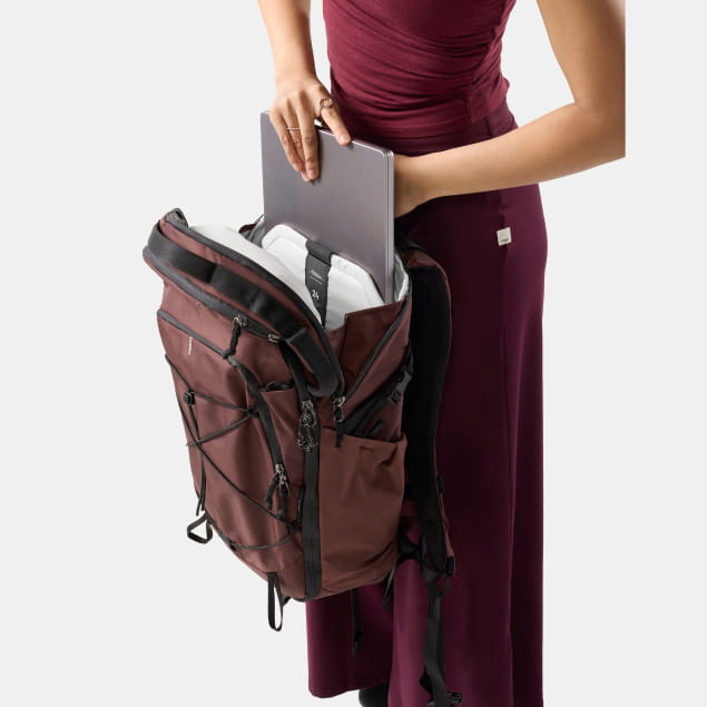 24L Adventure Pack Garnet