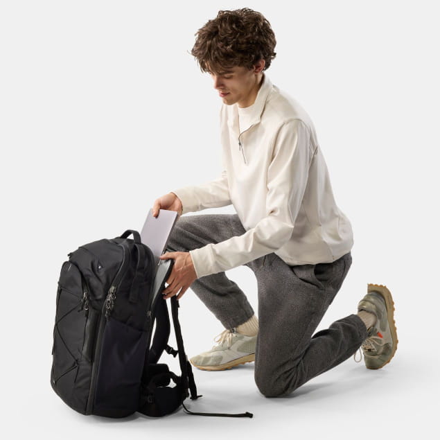 35L Global Travel Pack Black