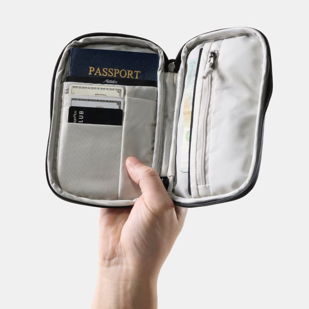 Global Travel Stash Black