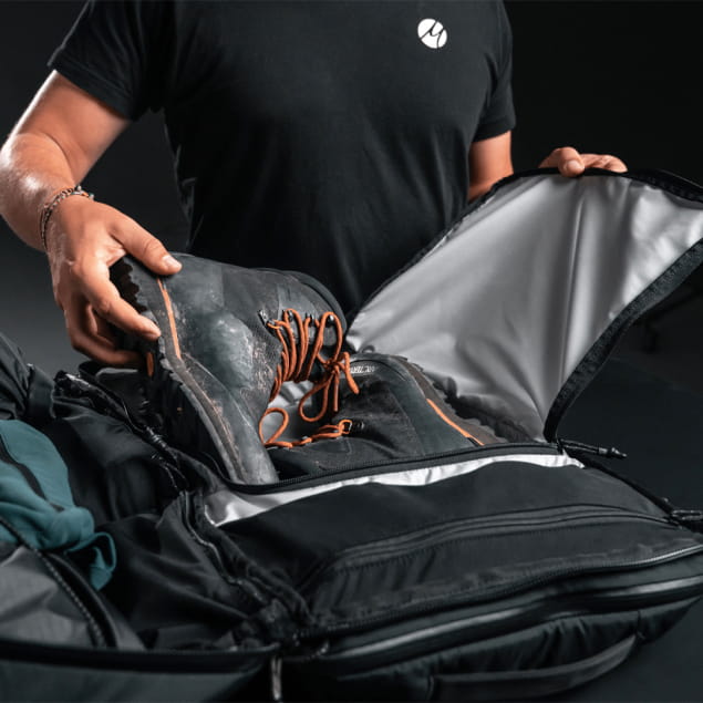 GlobeRider 45L Travel Backpack Black