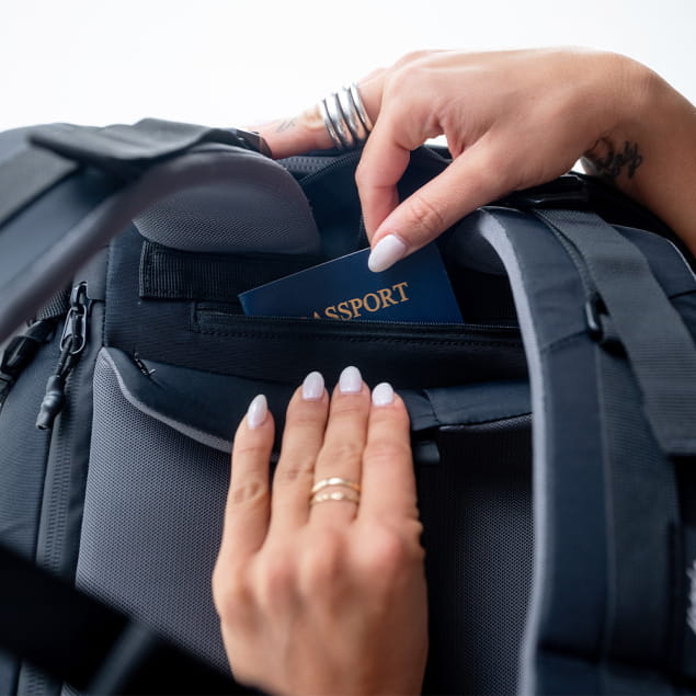 GlobeRider 35L Travel Backpack Black