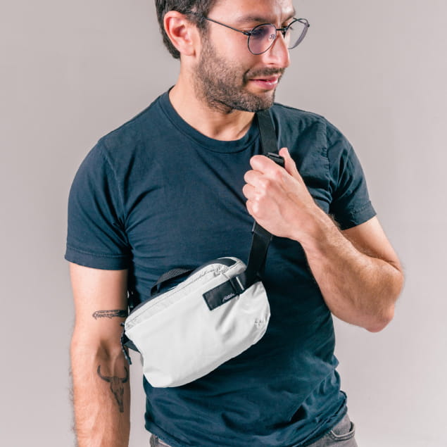 Refraction 2L Packable Sling Arctic White
