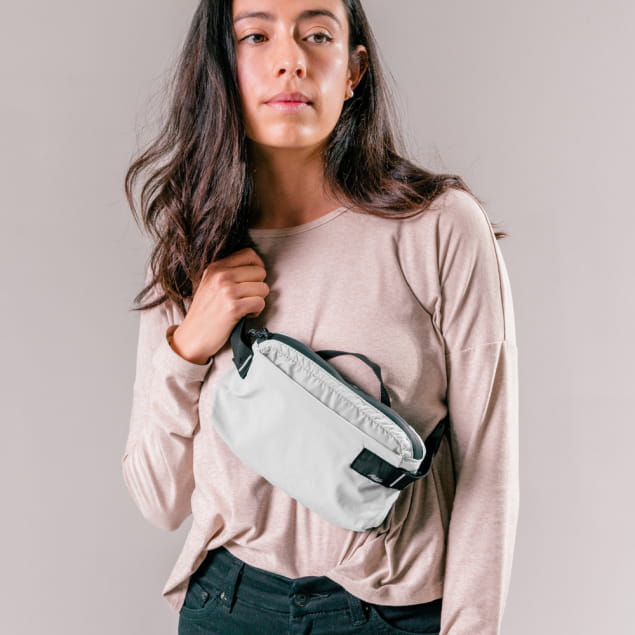Refraction 2L Packable Sling Arctic White