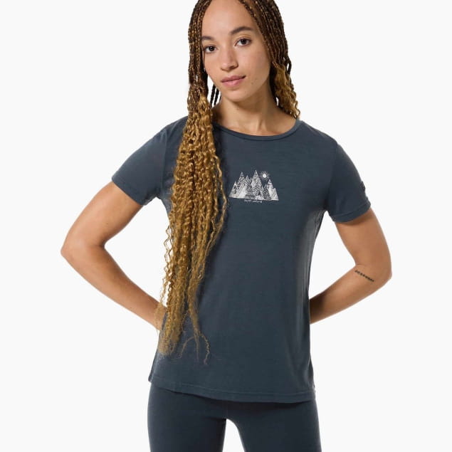 W TOP MOUNTAIN ART TEE Blueberry/Feather Grey/White Stone